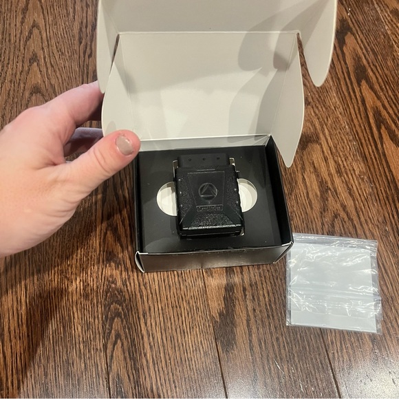 NIB {SilverCloud} Sync-2 Real-Time GPS Tracker - Picture 5 of 5